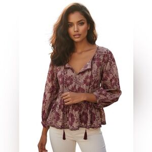 Solitaire Boho Elegant Lace Floral Relaxed Fit Top Split V Neck Size Large